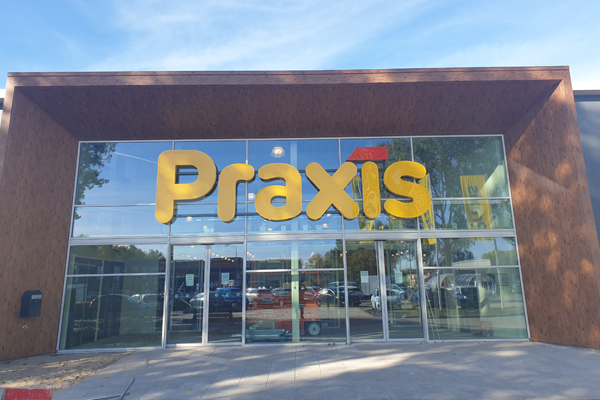 Praxis Almere Haven: the first energy neutral DIY store in the Netherlands